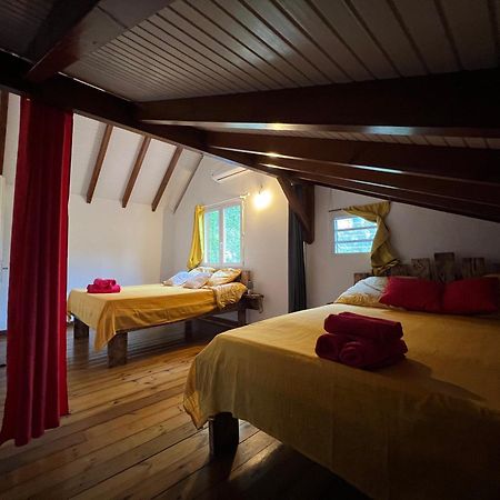 Villa Au Calme Avec Jacuzzi, Villa Le Boursoie Les Abymes Buitenkant foto