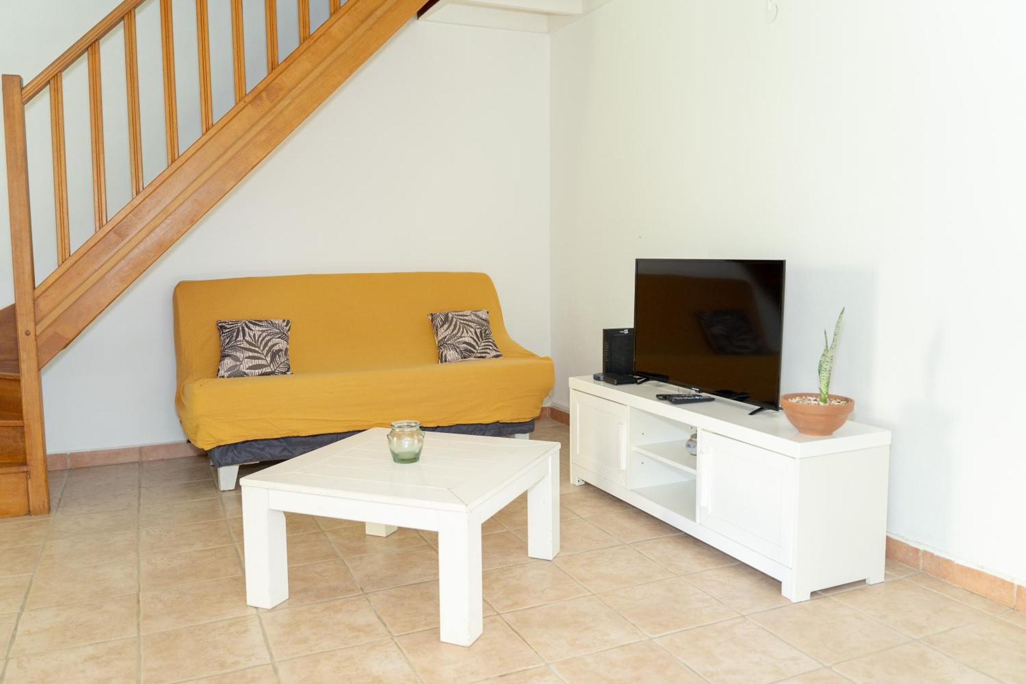 Villa Au Calme Avec Jacuzzi, Villa Le Boursoie Les Abymes Buitenkant foto